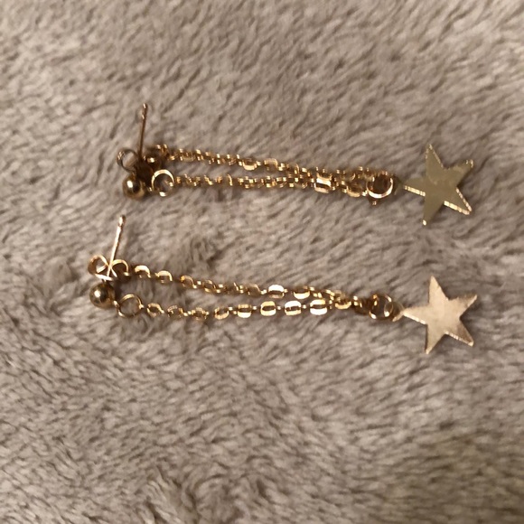 Free w Bundle | Golden Star Chain Earrings - Picture 5 of 8